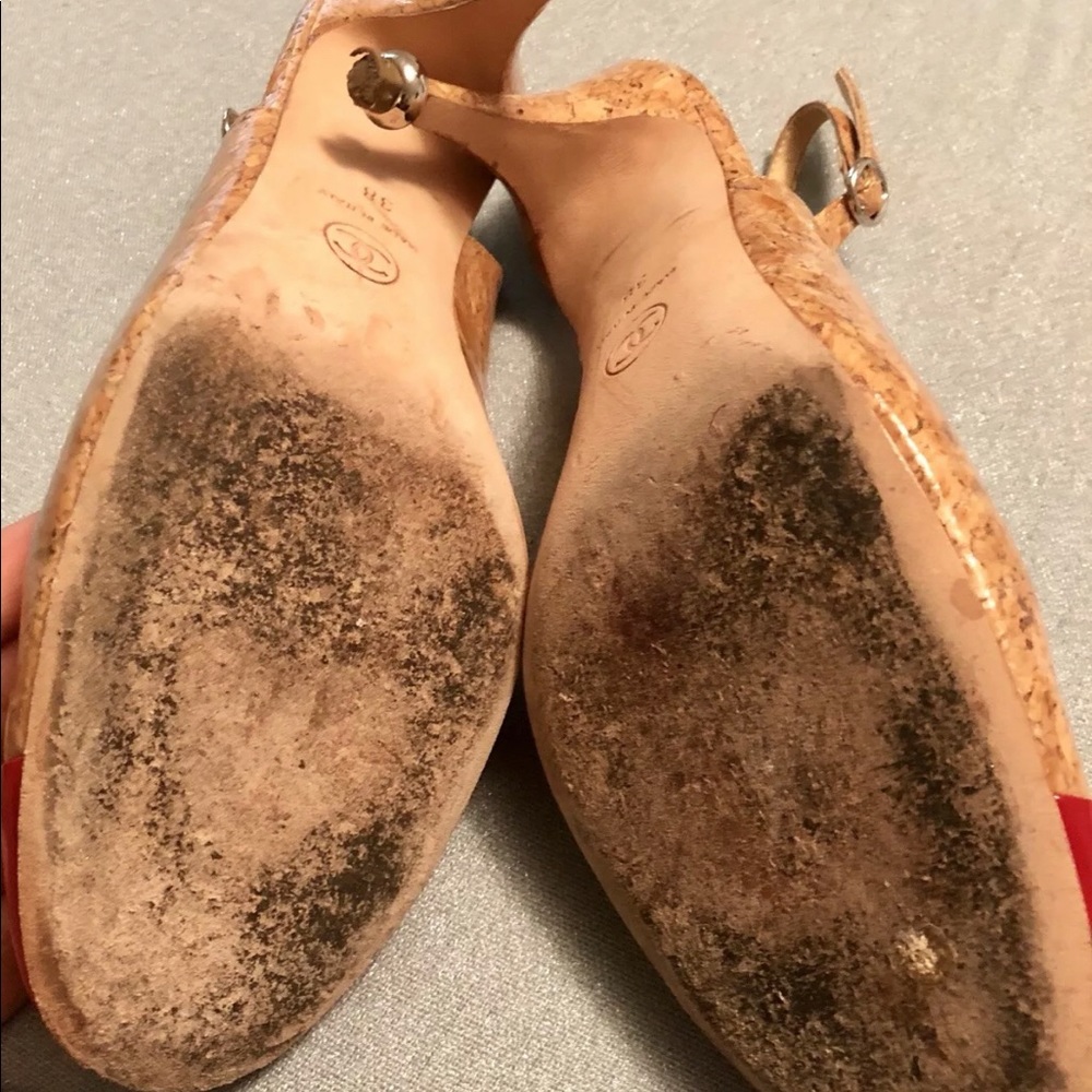 AUTHENTIC CORK AND RED PATENT LEATHER CHANEL 38 - Picture 5 of 8
